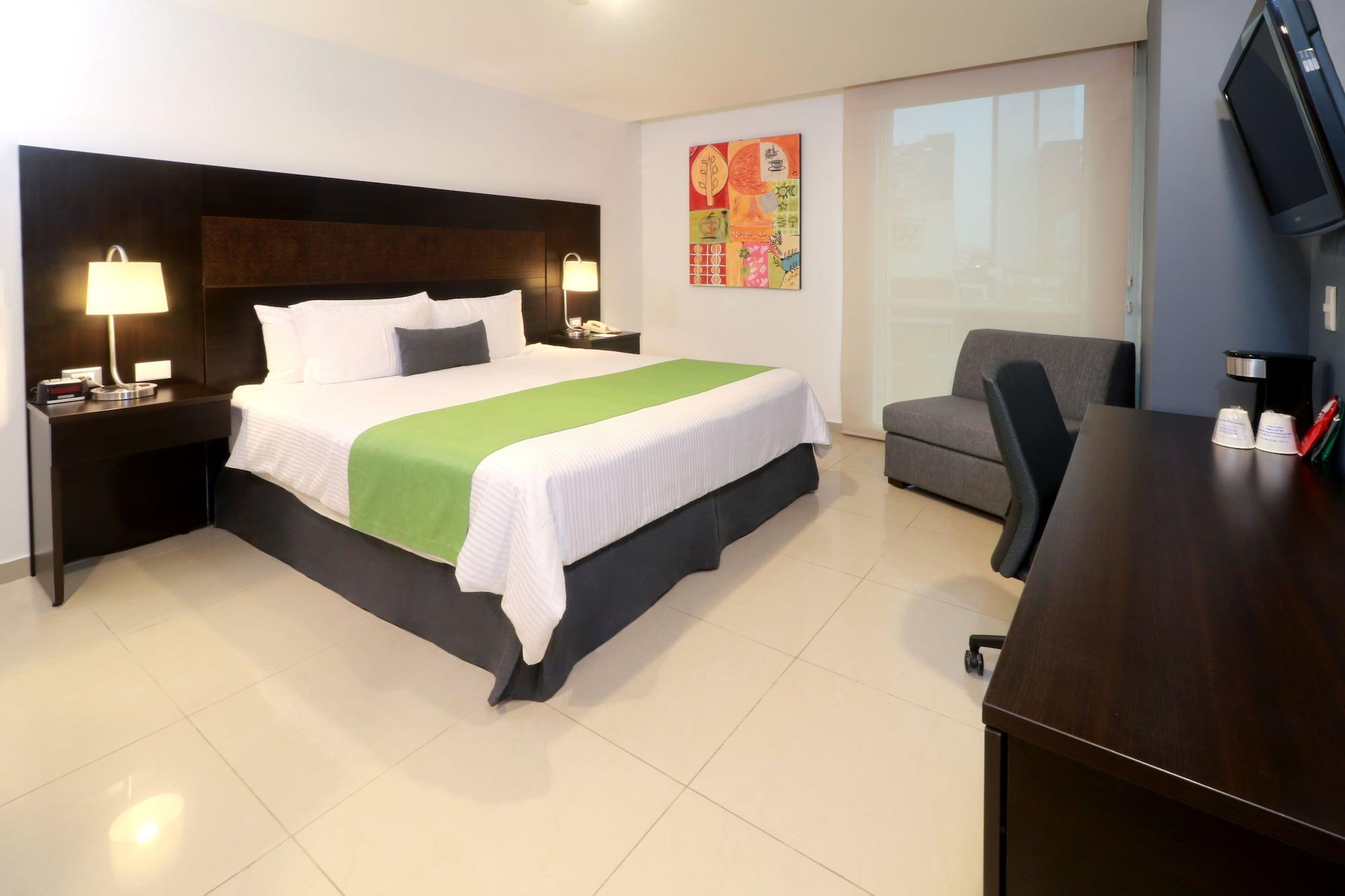 Отель Wyndham Garden Guadalajara Acueducto Сапопан Экстерьер фото