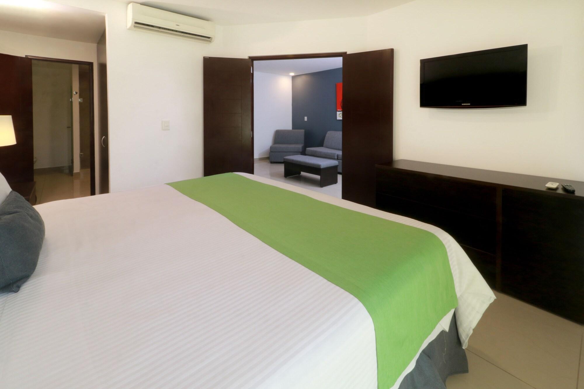 Отель Wyndham Garden Guadalajara Acueducto Сапопан Экстерьер фото