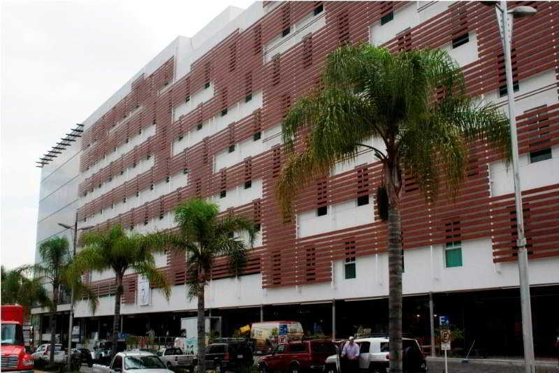 Отель Wyndham Garden Guadalajara Acueducto Сапопан Экстерьер фото